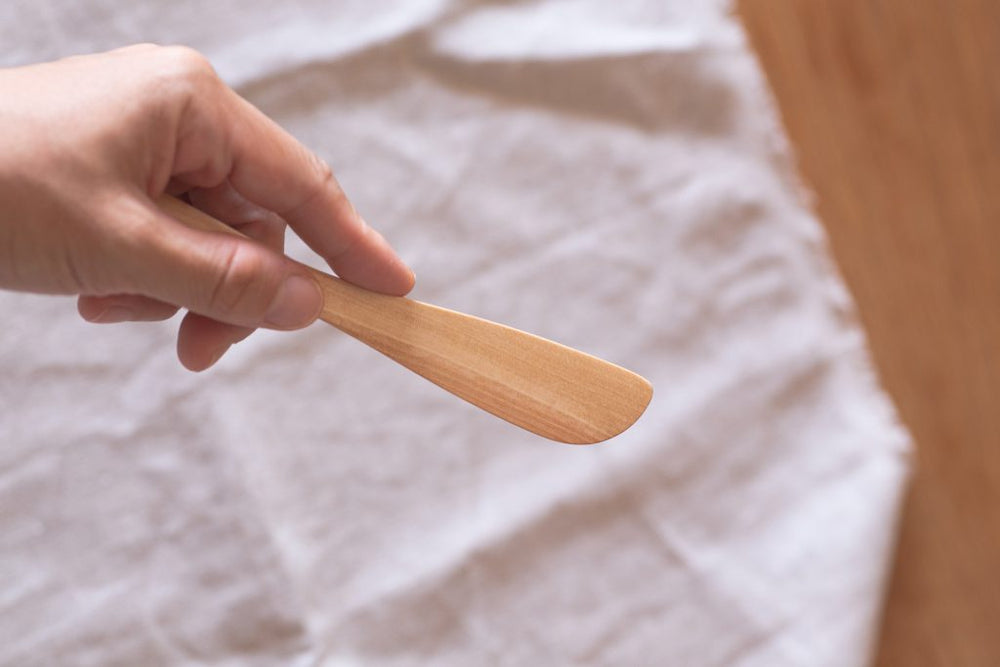 オノオレカンバ材 木製バターナイフ／左手用
